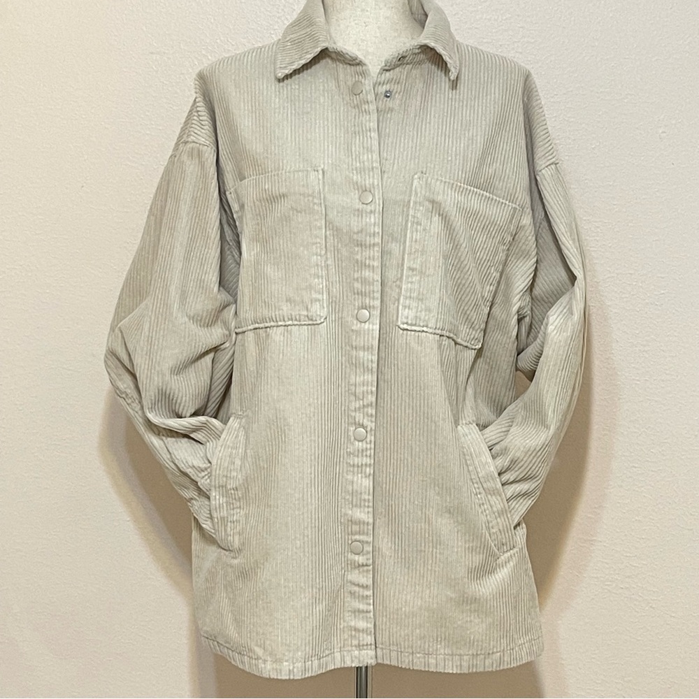 H&M DIVIDED corduroy oversized shirt jacket size medium - Picture 3 of 12
